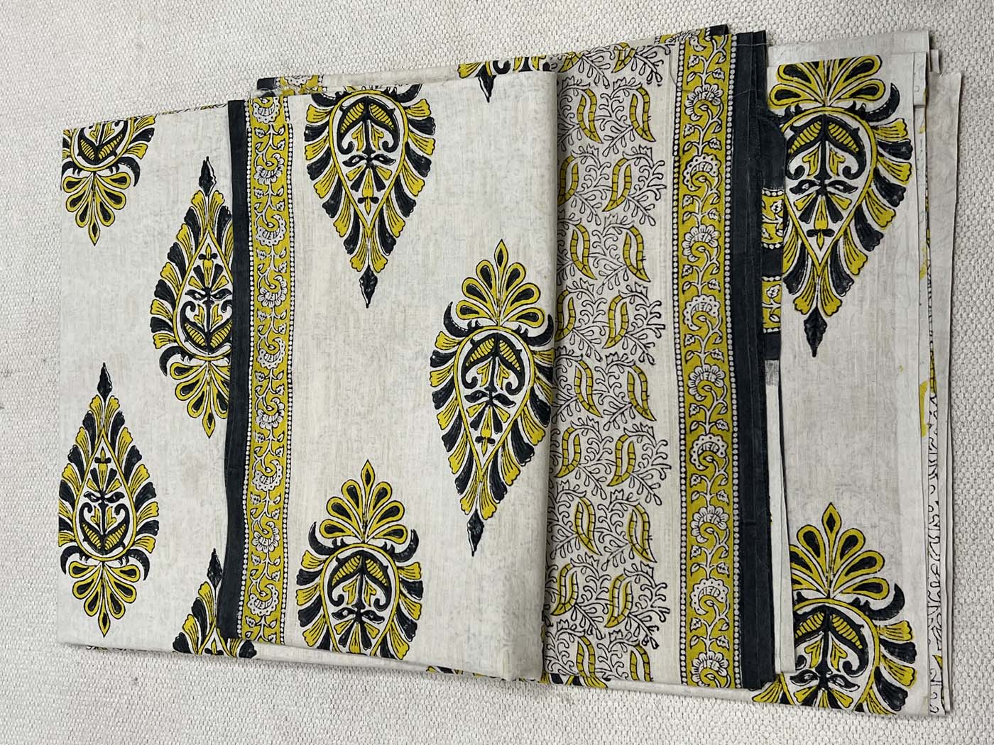Unstitched Mul Cotton Suit Set