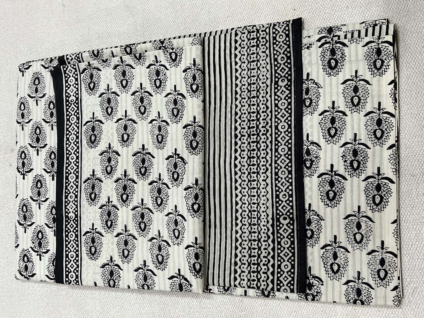 Unstitched Mul Cotton Suit Set