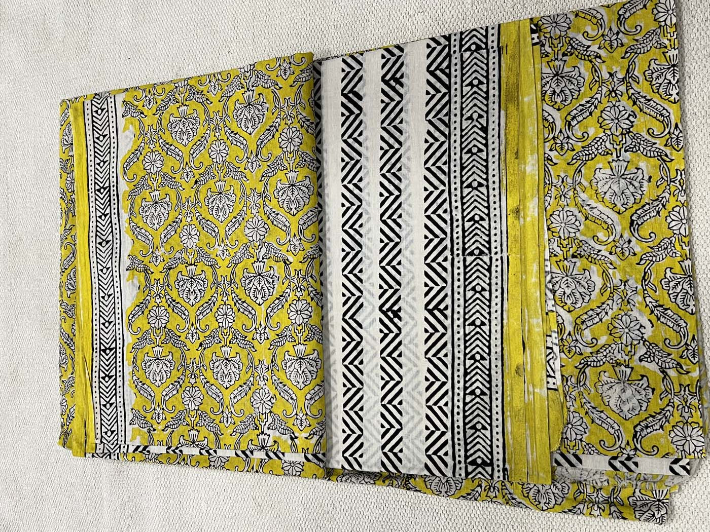 Unstitched Mul Cotton Suit Set