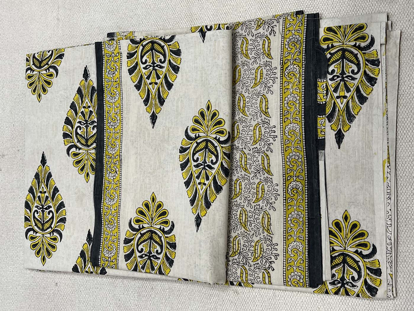 Unstitched Mul Cotton Suit Set