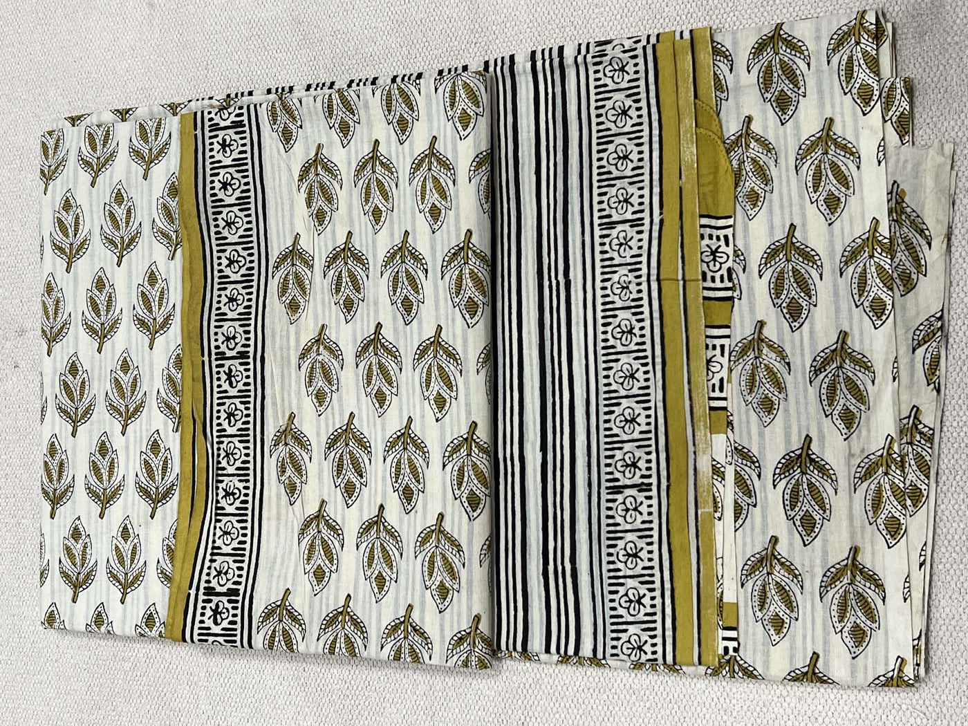 Unstitched Cotton Suit Set