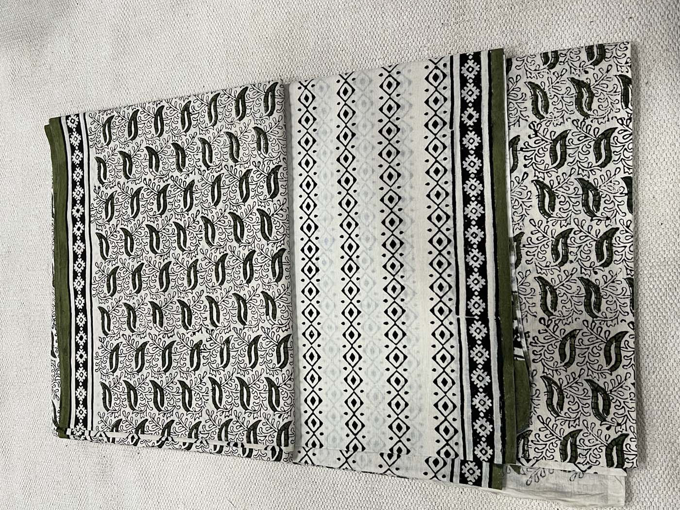Unstitched Mul Cotton Suit Set