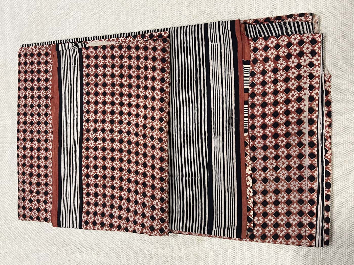 Unstitched Mul Cotton Suit Set