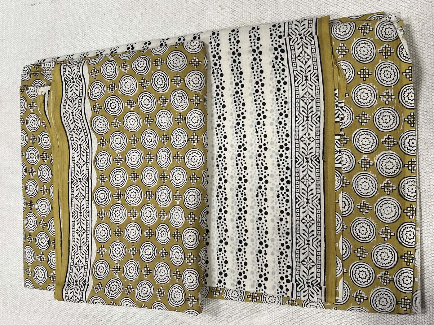 Unstitched Mul Cotton Suit Set