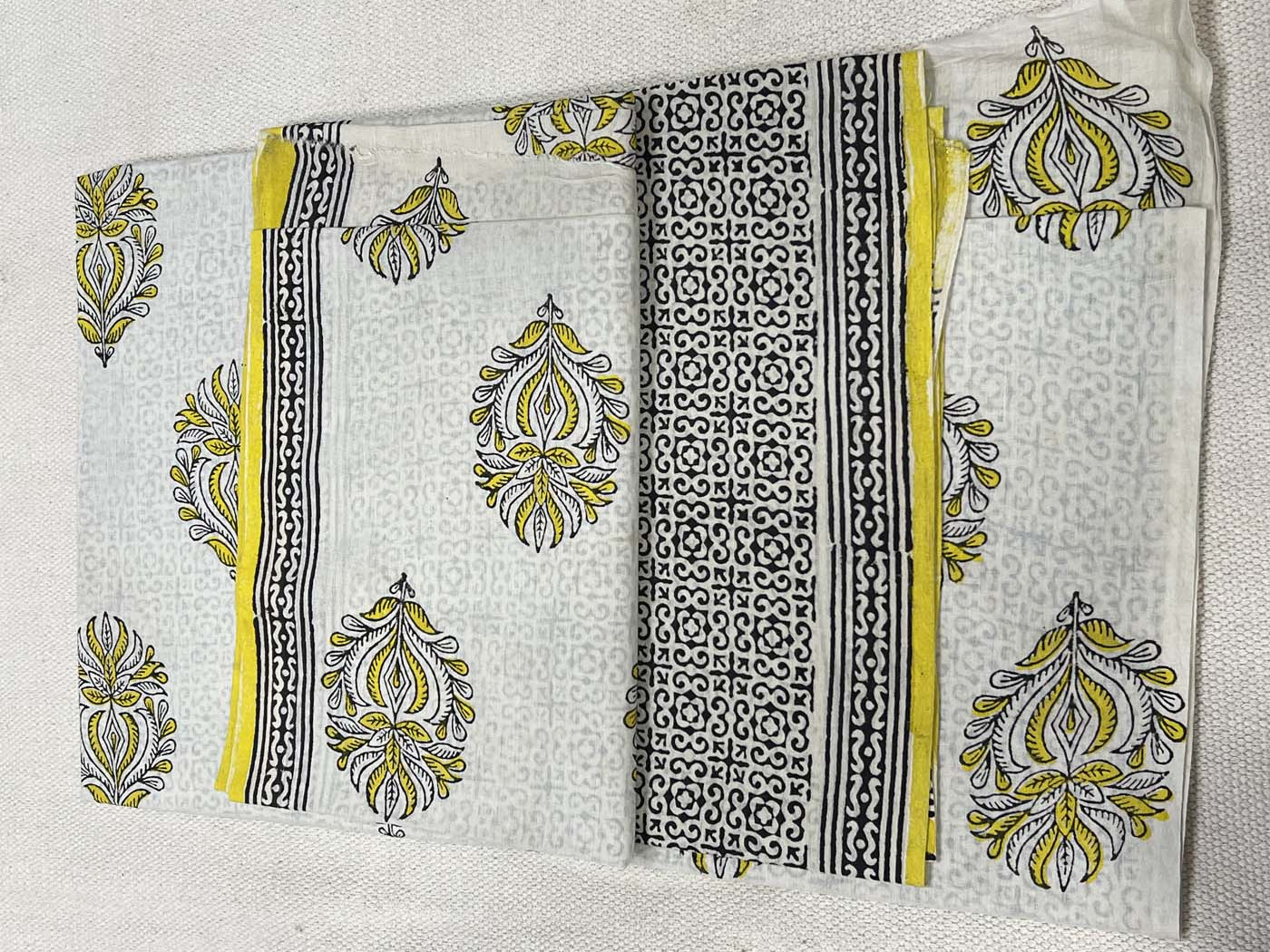 Unstitched Mul Cotton Suit Set