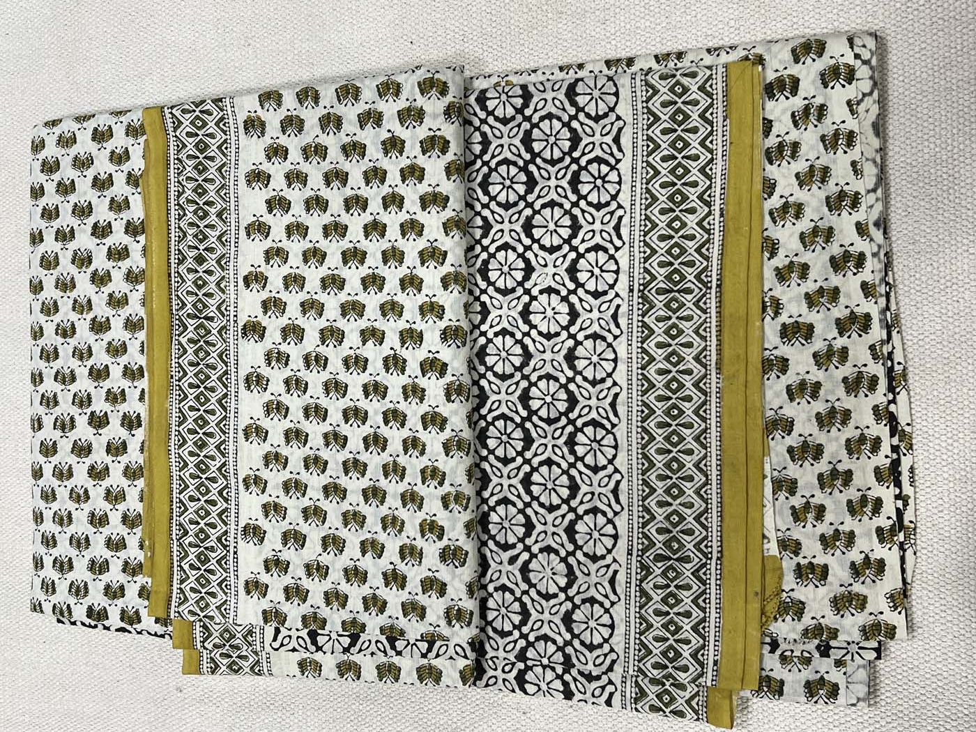 Unstitched Mul Cotton Suit Set