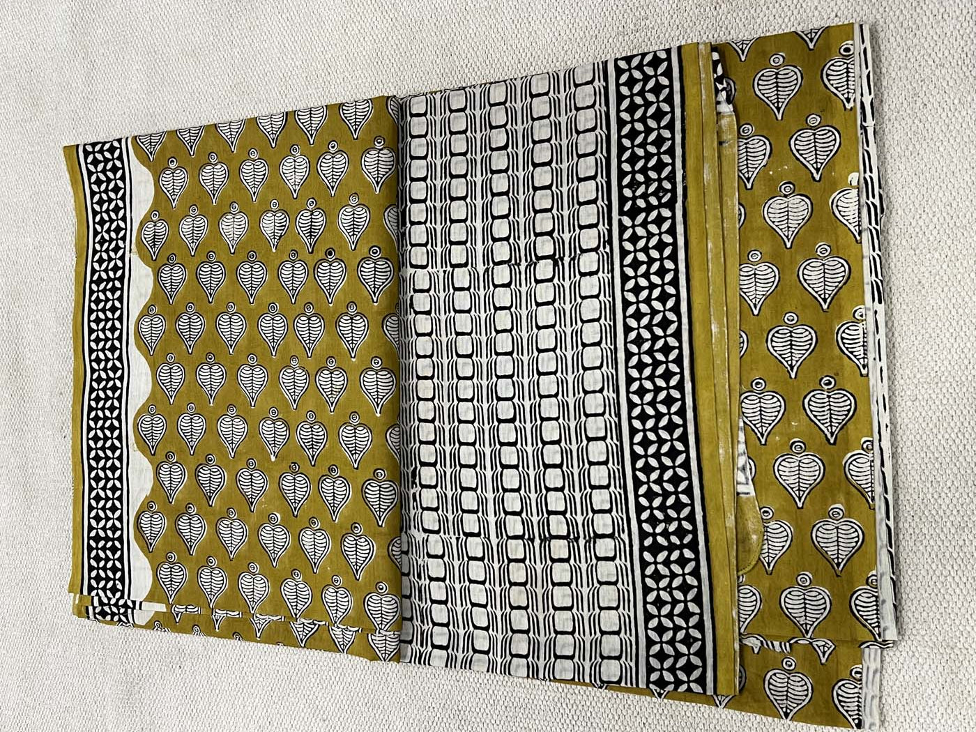 Unstitched Cotton Suit Set
