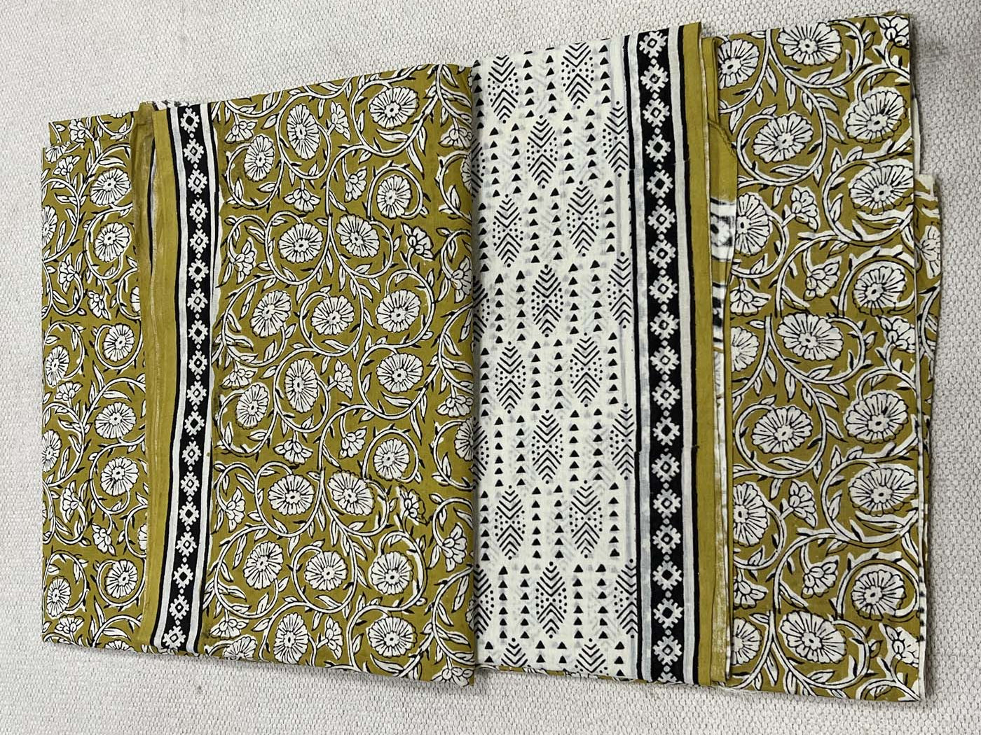 Unstitched Cotton Suit Set