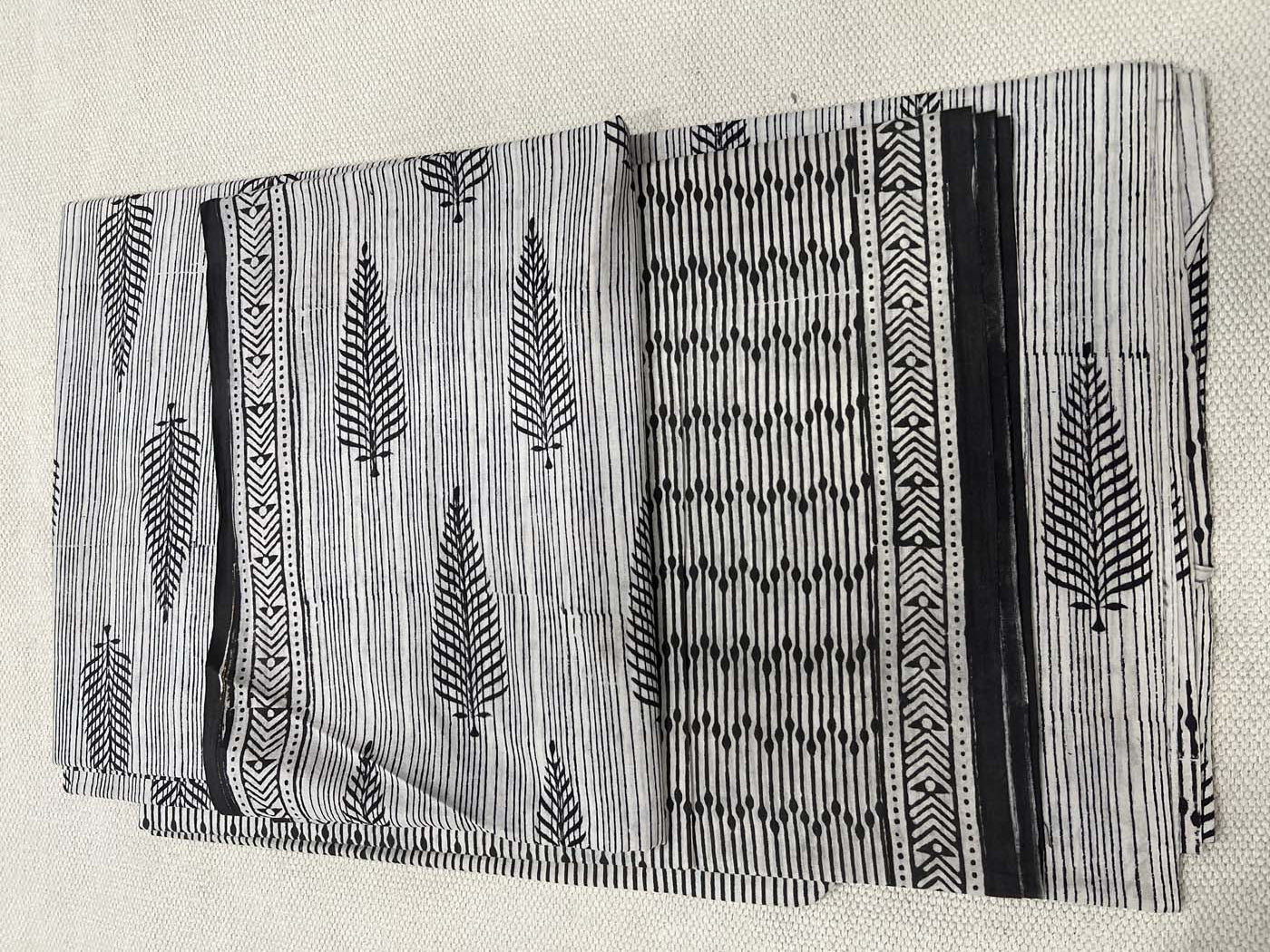 Unstitched Cotton Suit Set