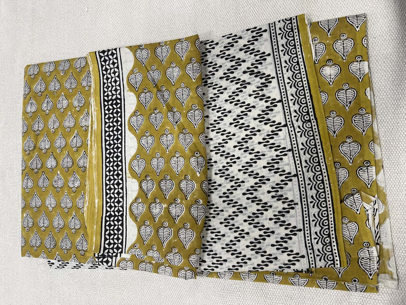 Unstitched Cotton Suit Set